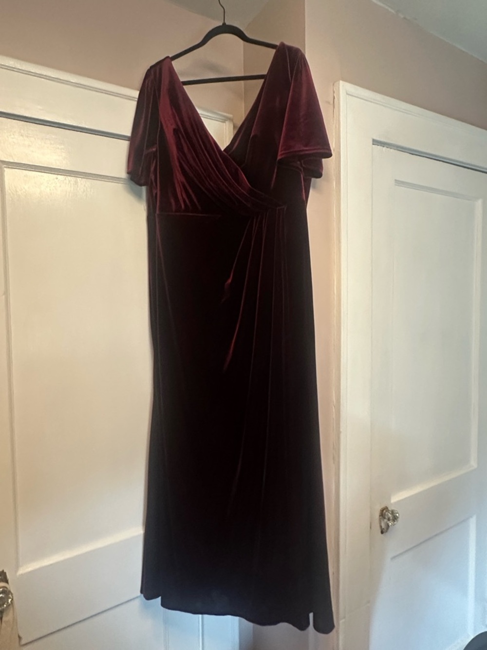 Revelry Giselle Velvet Dress in Burgundy, size 26